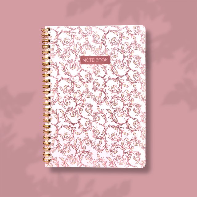 Carnet A5 à spirale fleuri rose poudré