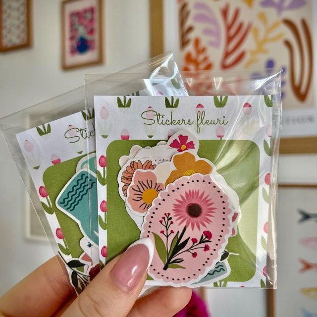 Pack de 12 stickers fleuris illustrés