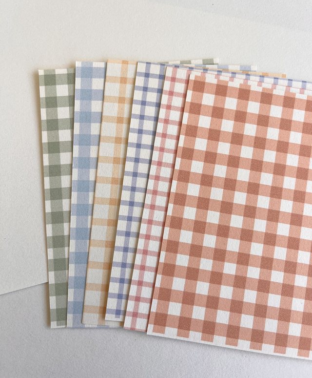 Feuilles de papier scrapbooking à carreaux vichy pastel en éventail