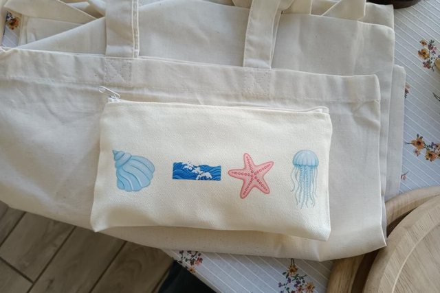 Trousse personnalisée illustrée